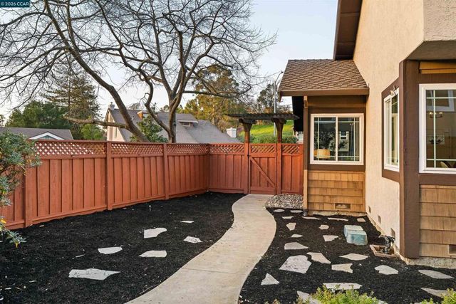 224 224 Briar Dr, Martinez, CA 94553