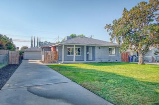 923 W Clinton Avenue, Fresno, CA 93705