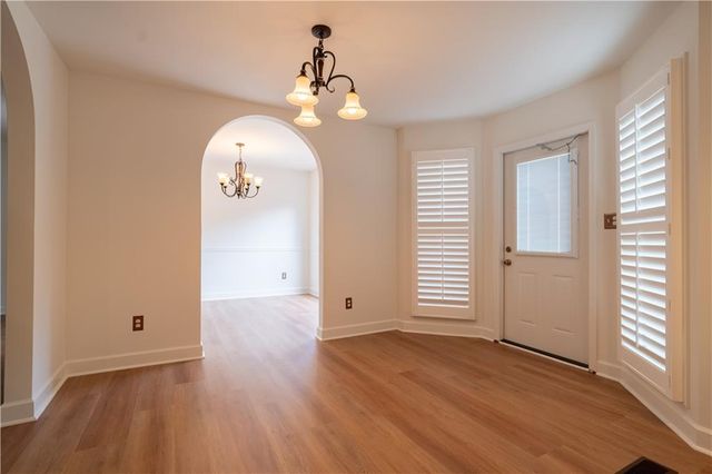 5485 Twin Oak Dr, Douglasville, GA 30135