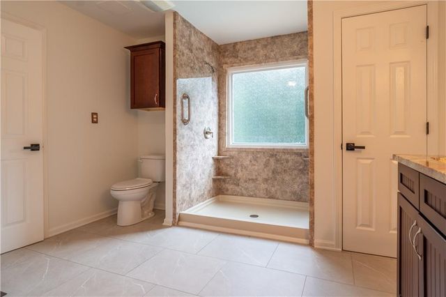 5485 Twin Oak Dr, Douglasville, GA 30135