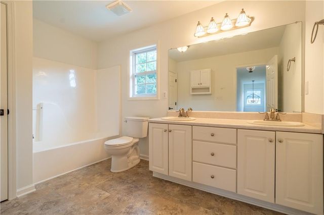 5485 Twin Oak Dr, Douglasville, GA 30135