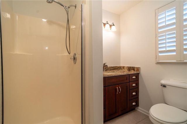 5485 Twin Oak Dr, Douglasville, GA 30135