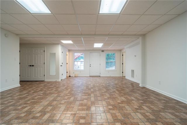 5485 Twin Oak Dr, Douglasville, GA 30135