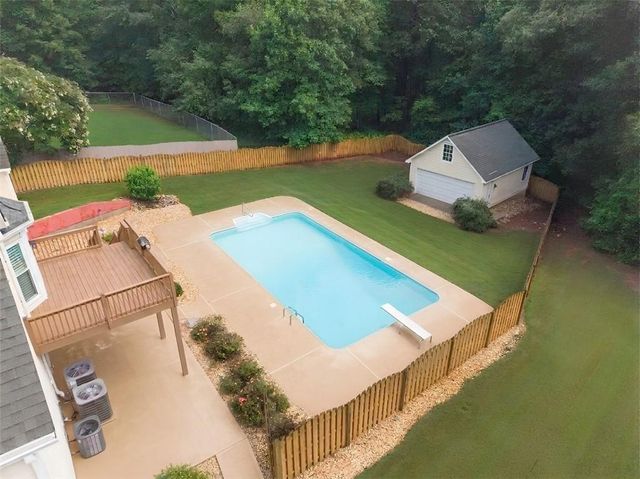 5485 Twin Oak Dr, Douglasville, GA 30135
