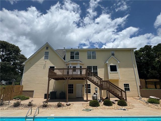5485 Twin Oak Dr, Douglasville, GA 30135