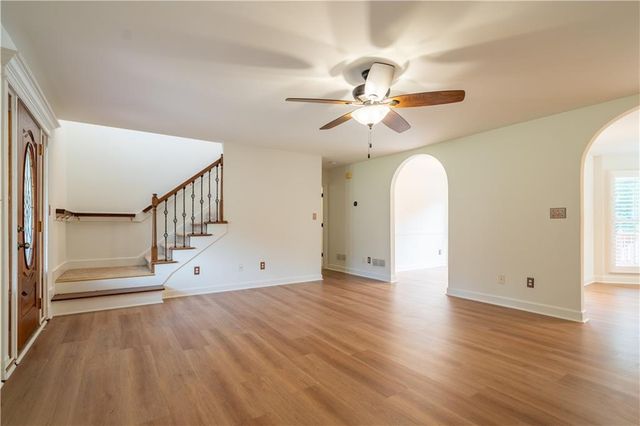 5485 Twin Oak Dr, Douglasville, GA 30135