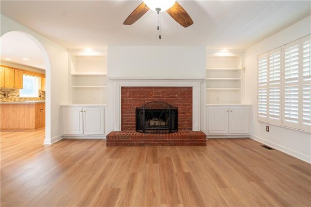 5485 Twin Oak Dr, Douglasville, GA 30135