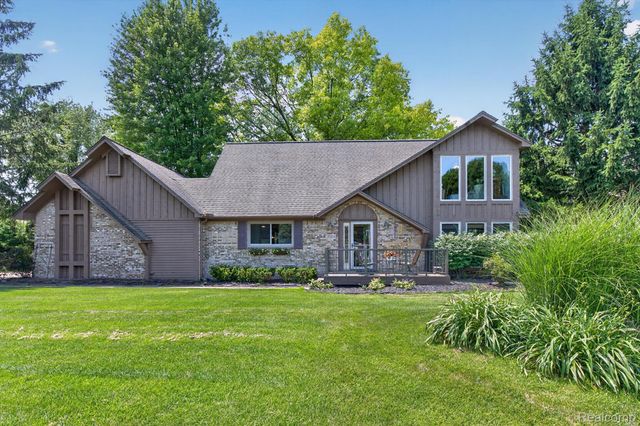 9968 Timothy Lane, Green Oak Township, MI 48178