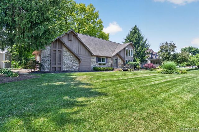 9968 Timothy Lane, Green Oak Township, MI 48178