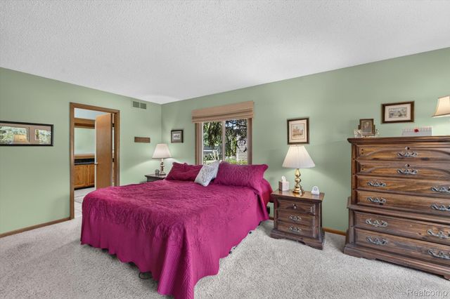 9968 Timothy Lane, Green Oak Township, MI 48178