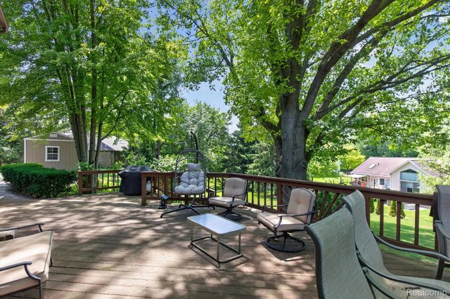 9968 Timothy Lane, Green Oak Township, MI 48178