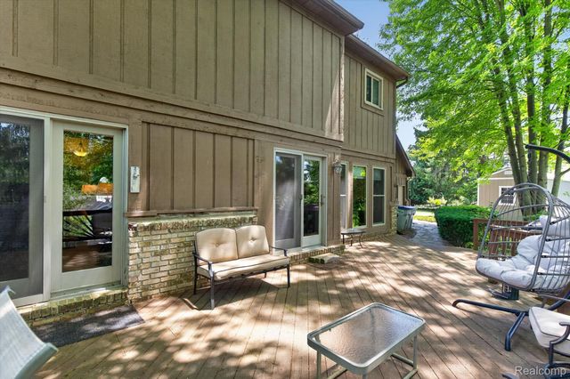 9968 Timothy Lane, Green Oak Township, MI 48178