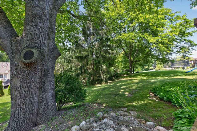 9968 Timothy Lane, Green Oak Township, MI 48178