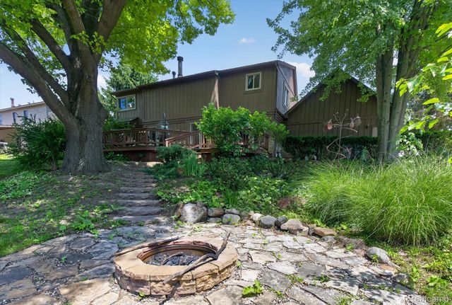 9968 Timothy Lane, Green Oak Township, MI 48178