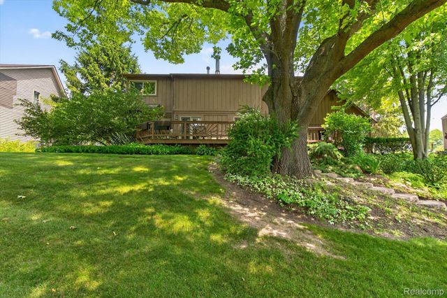 9968 Timothy Lane, Green Oak Township, MI 48178