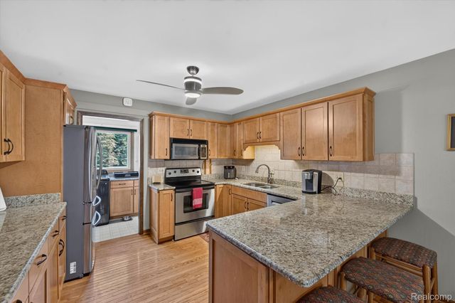 9968 Timothy Lane, Green Oak Township, MI 48178