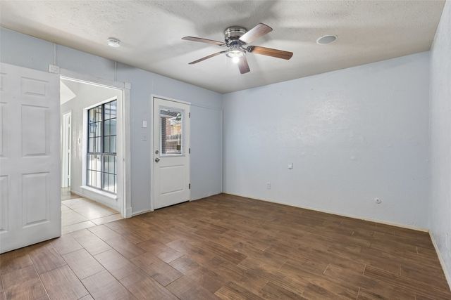 6051 Dooley Drive, The Colony, TX 75056