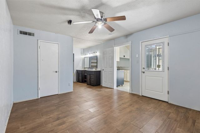 6051 Dooley Drive, The Colony, TX 75056
