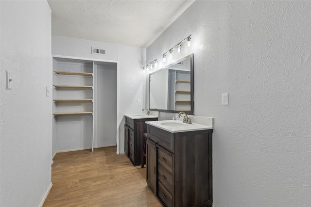 6051 Dooley Drive, The Colony, TX 75056