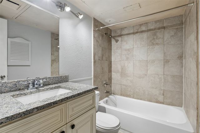 6051 Dooley Drive, The Colony, TX 75056