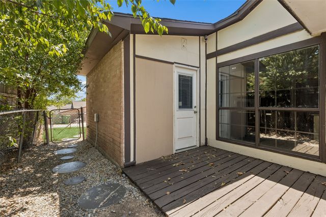 6051 Dooley Drive, The Colony, TX 75056