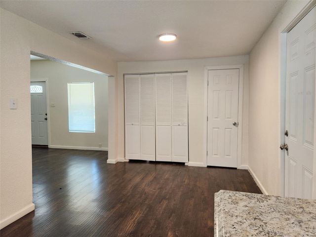 2545 Metropolitan Avenue, Dallas, TX 75215