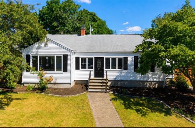 118 Summit Avenue, West Warwick, RI 02893