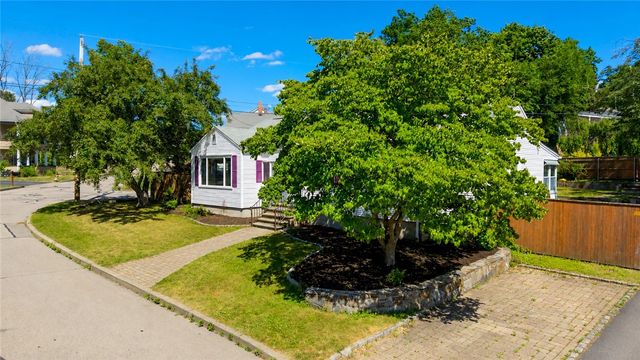 118 Summit Avenue, West Warwick, RI 02893