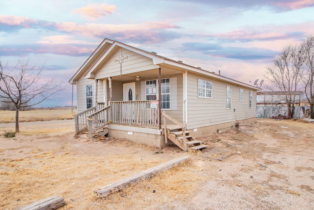 1355 S 3rd Street, Slaton, TX 79364