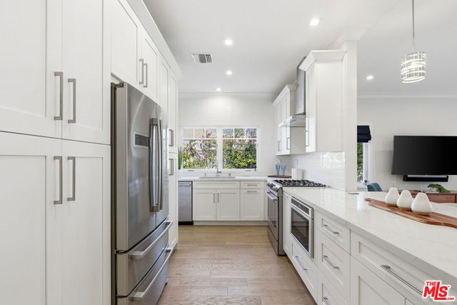 4532 Farmdale Avenue, Studio City, CA 91602