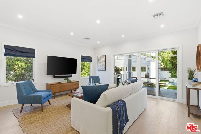 4532 Farmdale Avenue, Studio City, CA 91602