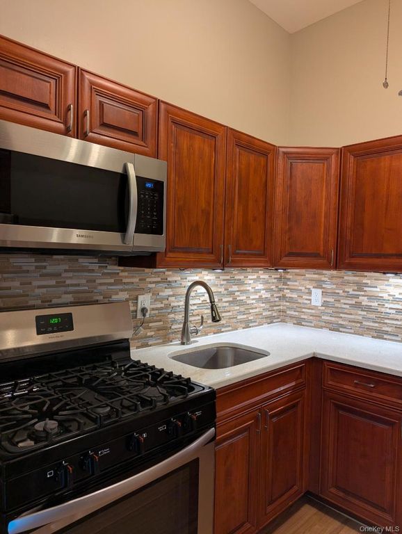 1727 N. Gardiner Drive, Bay Shore, NY 11706