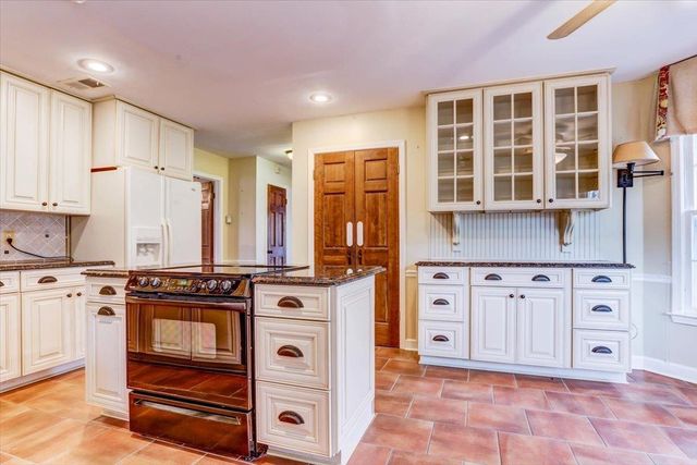 10605 CAMBROOKE CV, Collierville, TN 38017