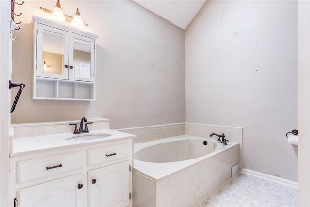 10605 CAMBROOKE CV, Collierville, TN 38017