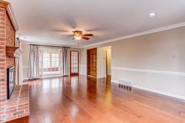 10605 CAMBROOKE CV, Collierville, TN 38017