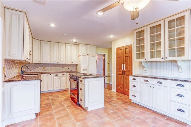 10605 CAMBROOKE CV, Collierville, TN 38017