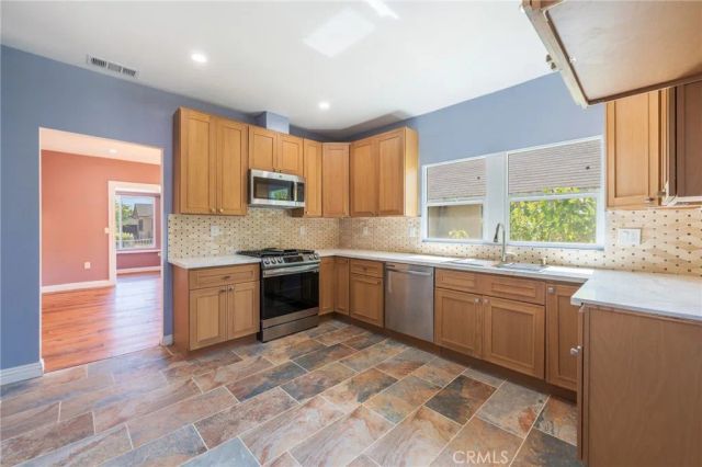 2041 W 29th Place, Los Angeles, CA 90018