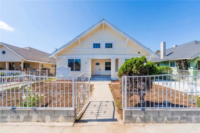 2041 W 29th Place, Los Angeles, CA 90018
