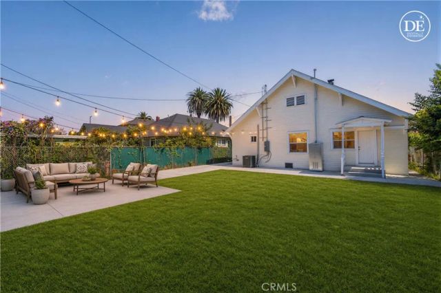 2041 W 29th Place, Los Angeles, CA 90018