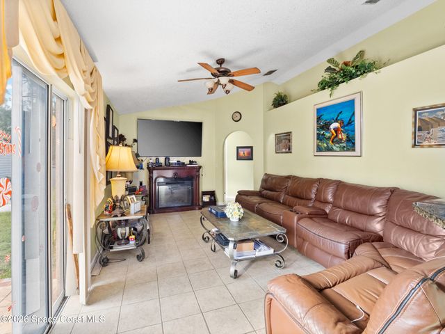 1299 Danforth Street SW, Palm Bay, FL 32908