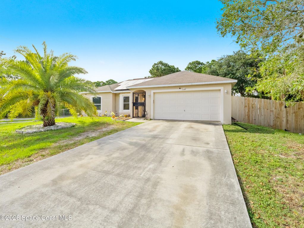 1299 Danforth Street SW, Palm Bay, FL 32908