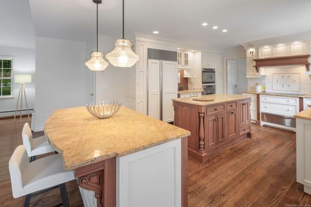 1038 West Road, New Canaan, CT 06840