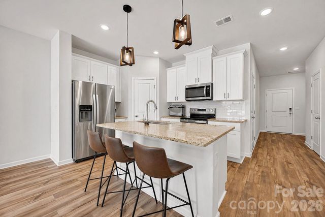 1021 Plumcrest Drive, Charlotte, NC 28216