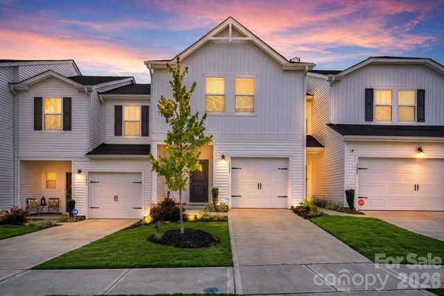 1021 Plumcrest Drive, Charlotte, NC 28216