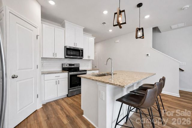 1021 Plumcrest Drive, Charlotte, NC 28216