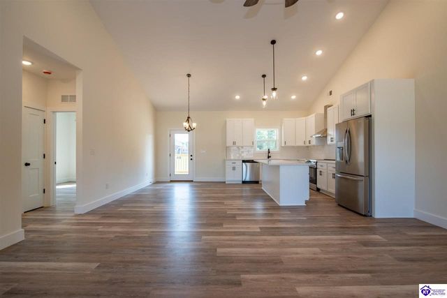 237 Sangria Ct, Vine Grove, KY 40175