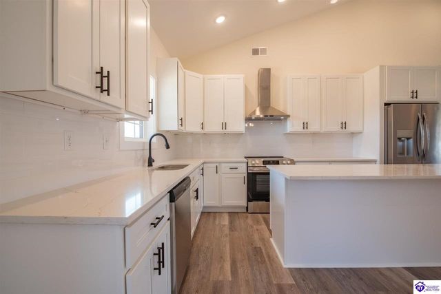 237 Sangria Ct, Vine Grove, KY 40175