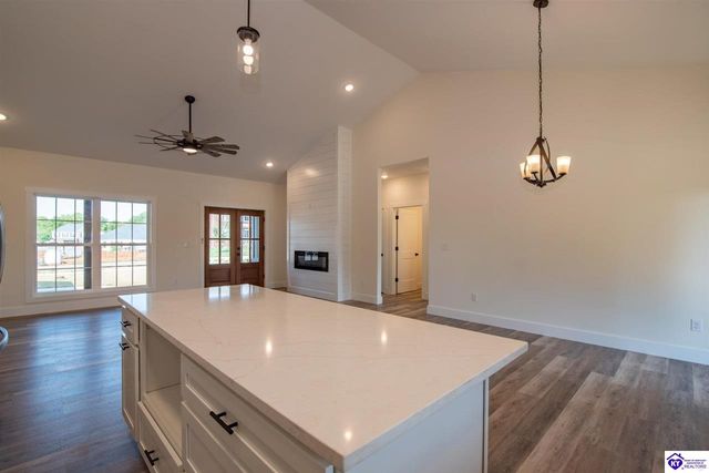 237 Sangria Ct, Vine Grove, KY 40175