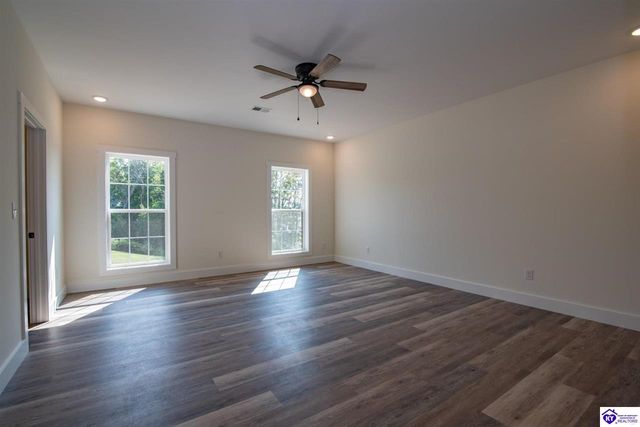 237 Sangria Ct, Vine Grove, KY 40175