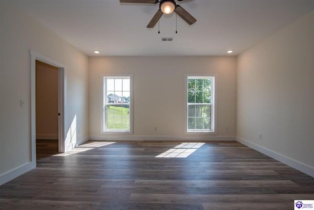 237 Sangria Ct, Vine Grove, KY 40175